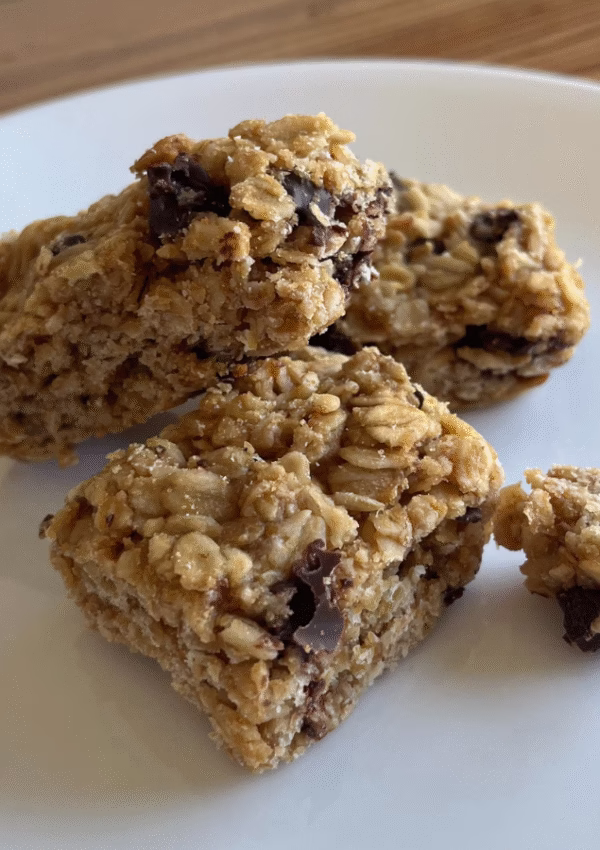 Peanut Butter Chocolate Chip Granola Bars (Easy, Chewy, and Family-Approved)